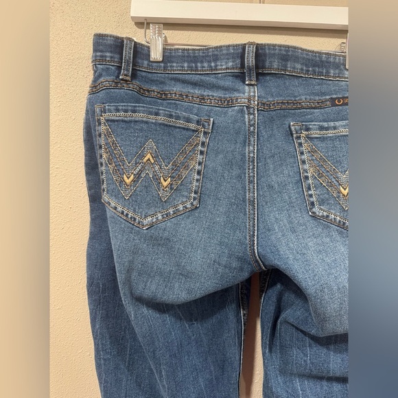 NWT Wrangler Shiloh Jeans - Picture 2 of 8